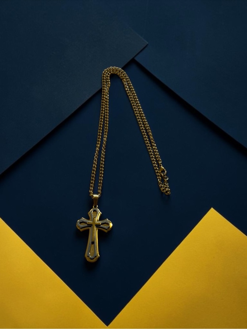 🫶🏻 Gold Cross Pendant Necklace - Men's Accessory
